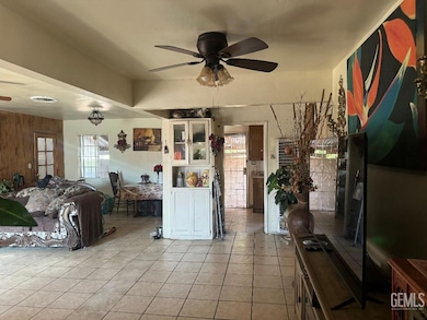 1212 S F St, Bakersfield, CA 93304 - photo 4