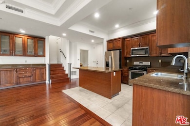 10765 Wilkins Ave unit 8, Los Angeles, CA 90024 - photo 6