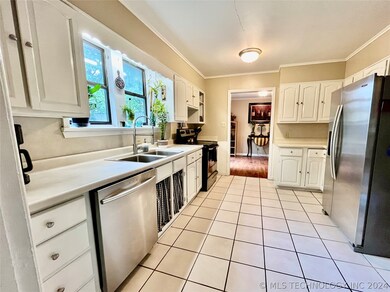 Bright, Airy Kitchen