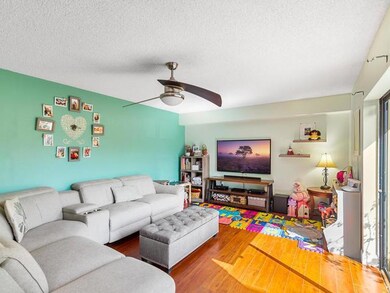 912 9th way-005-005-Living Room-MLS_Size