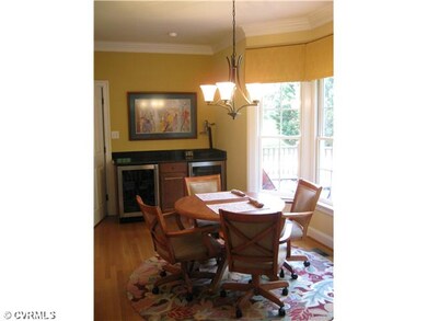 Breakfast Nook - Large Breakfast Bay with Beverage
