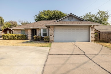 312 W Park Ave, Weatherford, TX 76086 - photo 2
