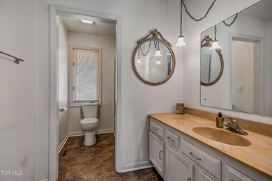 1036 Centerbrook SP-6