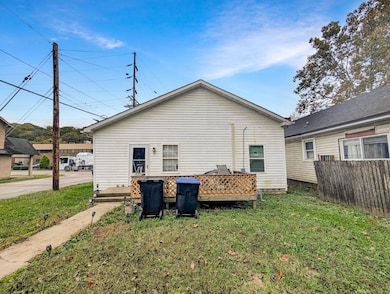 372 Holmes St, Frankfort, KY 40601 - photo 4