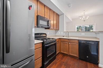 11146 Wortham Crest Cir unit 115, Manassas, VA 20109 - photo 6