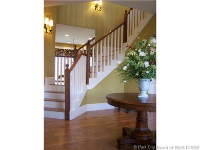 Entry/Foyer.