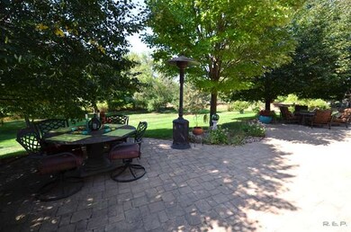 1820 Robert Ln, Naperville, IL 60564 - photo 5