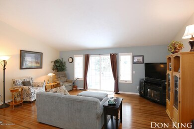 2039 Payton Ln NE unit 13, Grand Rapids, MI 49505 - photo 3