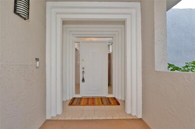 Botanica at Key Colony unit 480, Key Biscayne, FL 33149 - photo 2