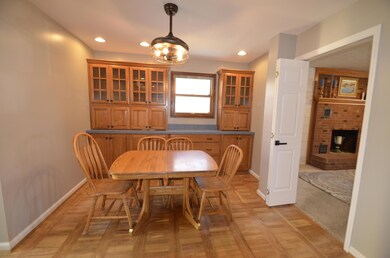 eat in kitchen