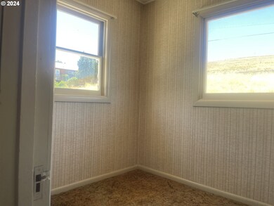 810 Heppner Spray Hwy, Heppner, OR 97836 - photo 7