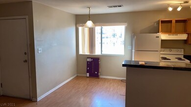 2162 E Desert Inn Rd, Las Vegas, NV 89169 - photo 2