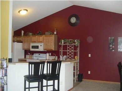 Breakfast Bar * Vaulted Ceilings