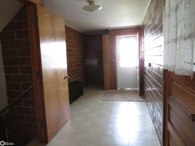 521 6th St NE, Clarion, IA 50525 - photo 3
