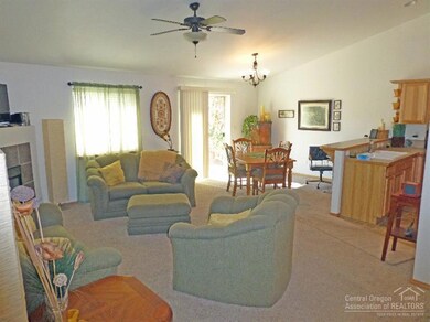 2058 NW Joshua Tree Ct, Redmond, OR 97756 - photo 4