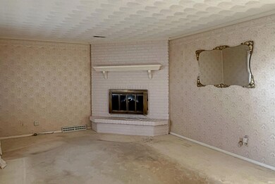 927 N Clark St, Loogootee, IN 47553 - photo 3