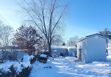 172 N Jackson Ave, Bradley, IL 60915 - photo 2