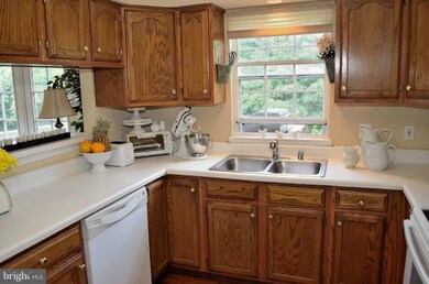 14016 Winding Ridge Ln, Centreville, VA 20121 - photo 5