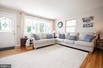 1104 Brookwood Ln, Secane, PA 19018 - photo 7