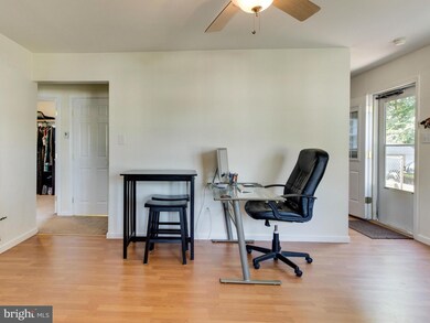 111 Morton Ct, Manassas Park, VA 20111 - photo 7