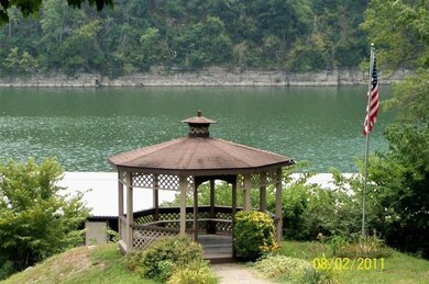 1010 Hancock Cir, Harrodsburg, KY 40330 - photo 2