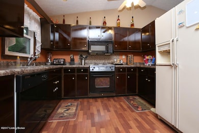 8410 Cloverport Dr, Louisville, KY 40228 - photo 7