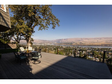 915 E 18th St, the Dalles, OR 97058 - photo 6