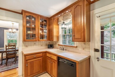 86 Outlook Rd, Wakefield, MA 01880 - photo 7