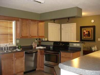 Kitchen Photo #2