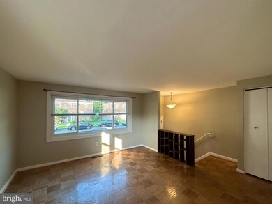 912 Circle Dr, Halethorpe, MD 21227 - photo 5