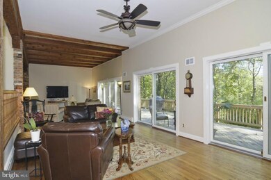 9613 Weathered Oak Ct, Bethesda, MD 20817 - photo 3