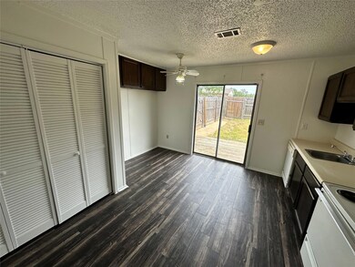 942 Meadowlark Cir, Granbury, TX 76049 - photo 5