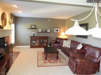 882 Queens Gate Way, Wadsworth, OH 44281 - photo 3