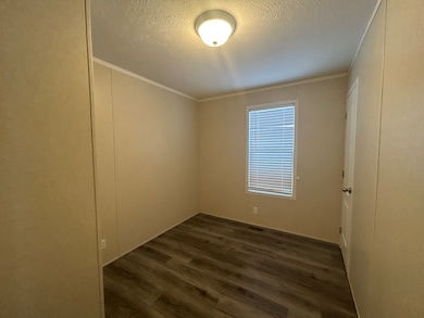 139 Texas unit 139, Belleville, MI 48111 - photo 7