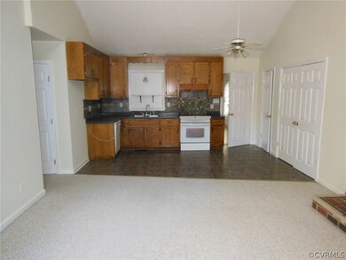 12131 Dehaviland Dr, Midlothian, VA 23112 - photo 3