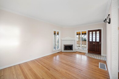 300 N Highview Ave, Elmhurst, IL 60126 - photo 4