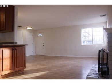1040 Martha Ct, Eugene, OR 97401 - photo 5