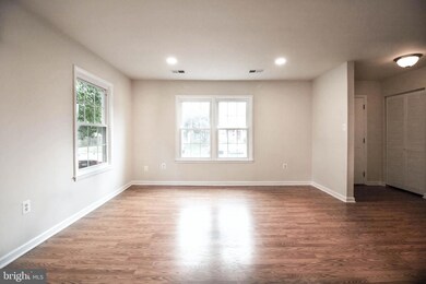 9098 Bonham Cir, Manassas, VA 20110 - photo 7