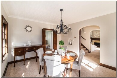 Enjoy dining with  family and friends in this eleg