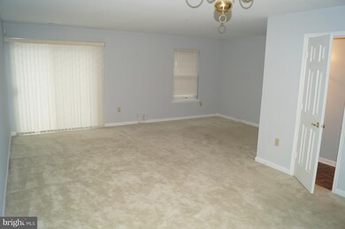 4150 Applegate Ct, Suitland, MD 20746 - photo 6