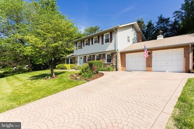 912 Country Club Dr NE, Vienna, VA 22180 - photo 2