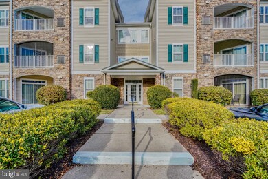 305 Wyndham Cir unit L, Owings Mills, MD 21117 - photo 2