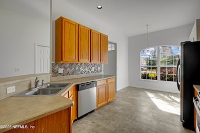 12017 Coachman Lakes Way unit 3, Jacksonville, FL 32246 - photo 5