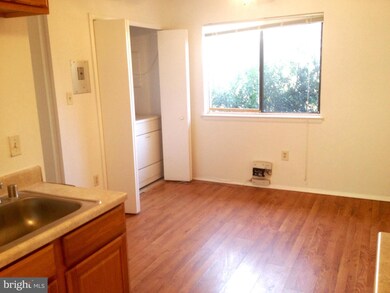 8686 Brae Brooke Dr, Greenbelt, MD 20770 - photo 7