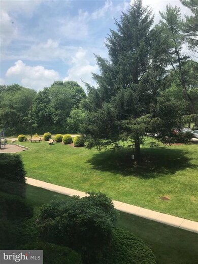 Radnor House unit 129, Bryn Mawr, PA 19010 - photo 3