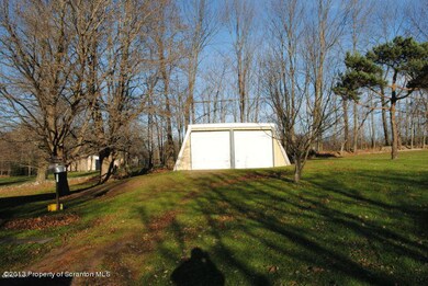 422 Gravity Rd, Lake Ariel, PA 18436 - photo 2
