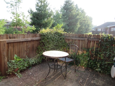 8433 Aspen Glen Way, Louisville, KY 40228 - photo 4