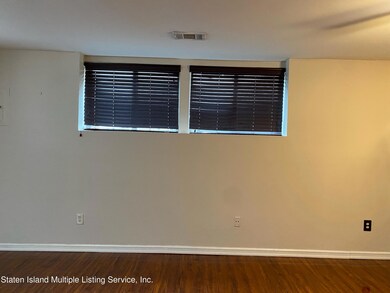 137 Darnell Ln unit 1 Fl, Staten Island, NY 10309 - photo 4