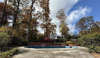 4760 Cherrywood Ln NE, Atlanta, GA 30342 - photo 3