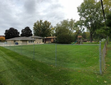 31 E Wise Rd, Schaumburg, IL 60193 - photo 2